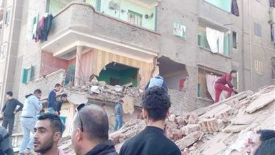 مدير امن الغربية يتابع رفع الأنقاض والبحث عن ضحايا انهيار منزل بالمحلة