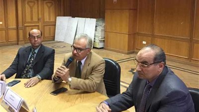 لجنة الأورام تجتمع بمستشفى الأحرار بالزقازيق للنظر في العمليات الجراحية الأسبوعية