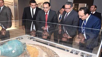 رئيس الوزراء يتفقد متحف الفن الإسلاميّ.. ويؤكد: نملك ثروة حقيقية