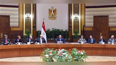 موجز الرابعة... السيسي يلتقي وزير الاقتصاد الألماني وممثلى الشركات..وتعديلات الدستور أمام البرلمان