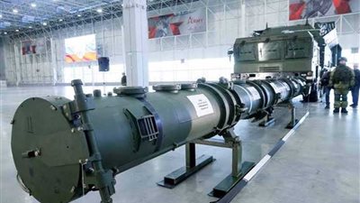 ثعلب المخابرات ورجل بيزنس يدفعان العالم إلى حرب نووية