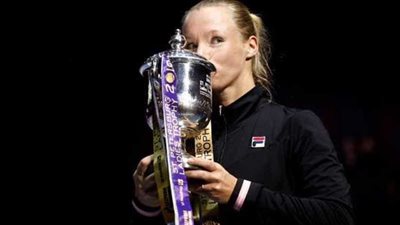 الهولندية بيرتنز تتوج بلقب سان بطرسبرج للتنس