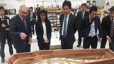 مستشار رئيس الوزارء الياباني يشيد بمشروع المتحف الكبير