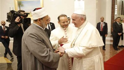 بابا الفاتيكان يشارك في اجتماع مجلس حكماء المسلمين بجامع الشيخ زايد