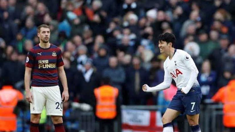 توتنهام يفوز على