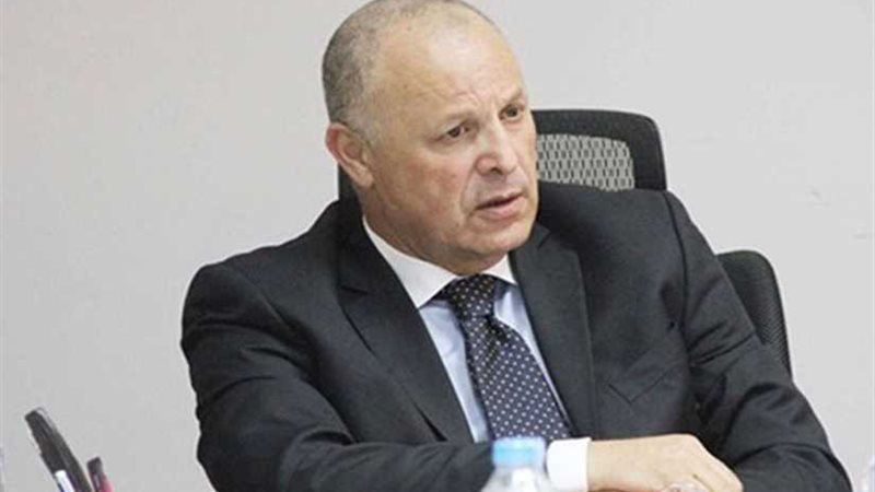 أبو ريدة يلجأ لوزير