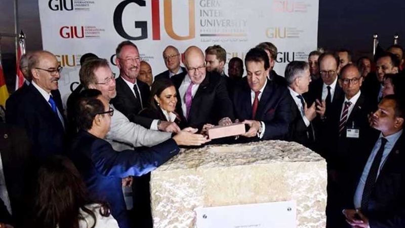 وضع حجر أساس الجامعة