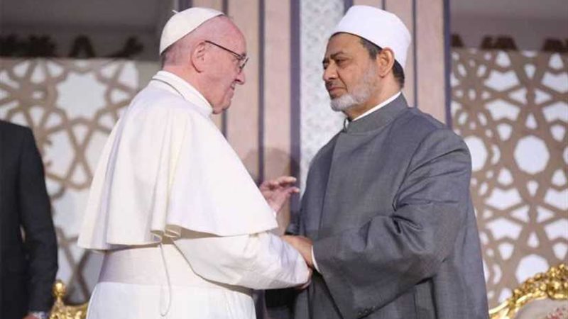 الإمام الأكبر يتوجه