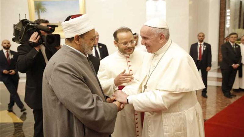 بابا الفاتيكان يشارك