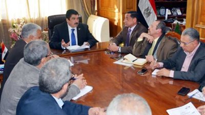 على مساحة 7500 متر.. محافظ القليوبية يبحث إنشاء موقف متعدد الطوابق بشبين القناطر