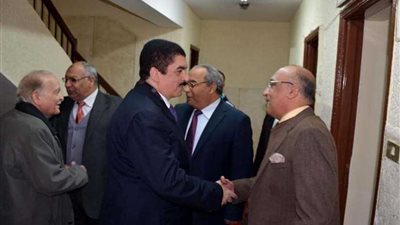 محافظ القليوبية يتفقد عددًا من الهيئات القضائية