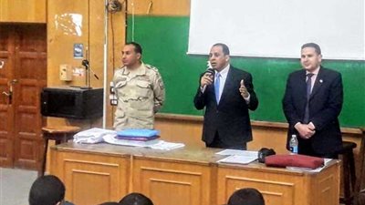 استمرار دورات ميكروسوفت بكليات جامعة دمنهور (صور)