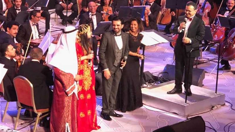 بمشاركة أوركسترا