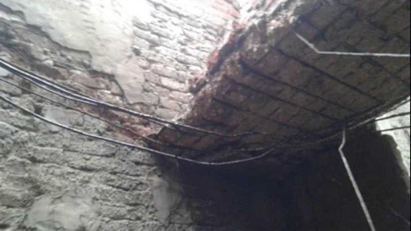 انهيار سلم عقار بالمنزلة