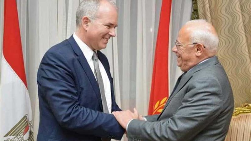 محافظ بورسعيد يستقبل