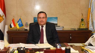 محافظ الإسكندرية يشهد توزيع مواد غذائية لأسر منطقة السيوف