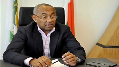 أحمد أحمد عن رئيس الزمالك: لا نعرف هذا الرجل