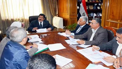 القليوبية تناقش الخطة الاستثمارية لمدينتي قليوب وكفر شكر