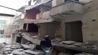 سقوط عقار بوسط الإسكندرية دون إصابات