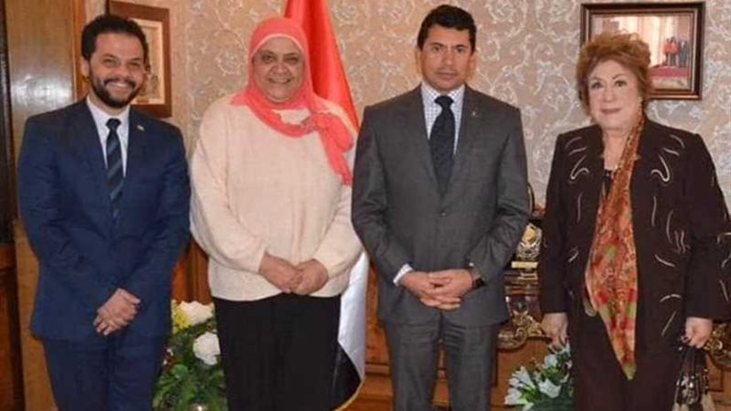 وزير الشباب يدعم