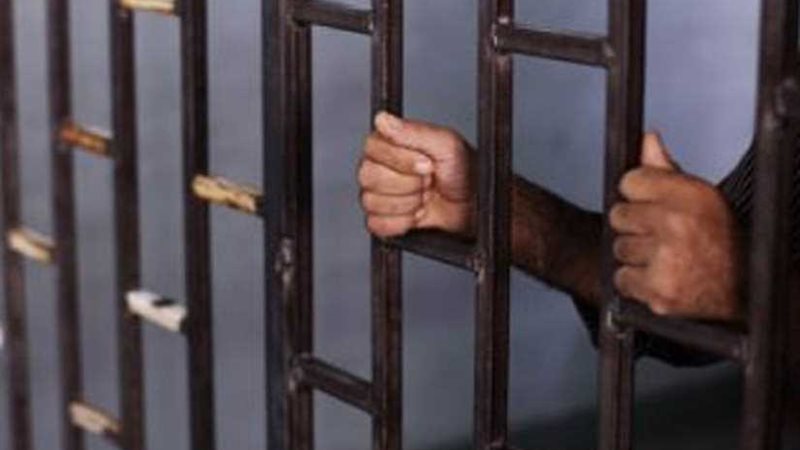 يطعن شقيق زوجته لخلافات