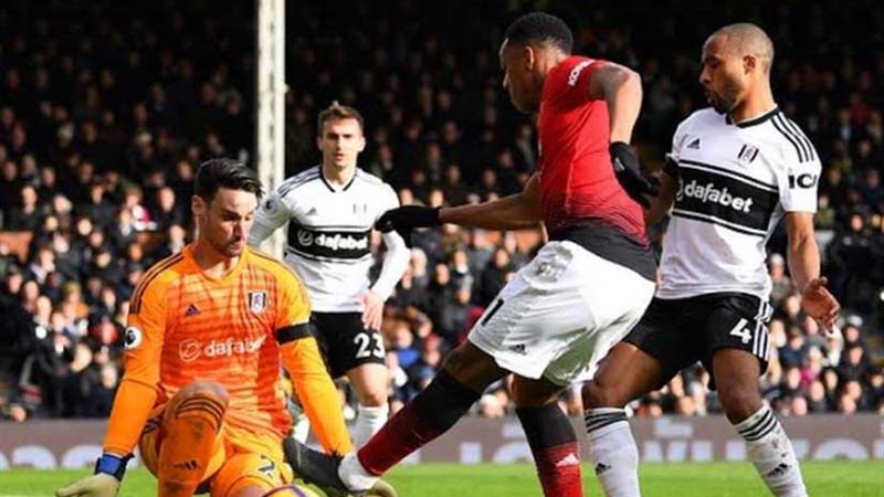 مانشستر يونايتد يضرب