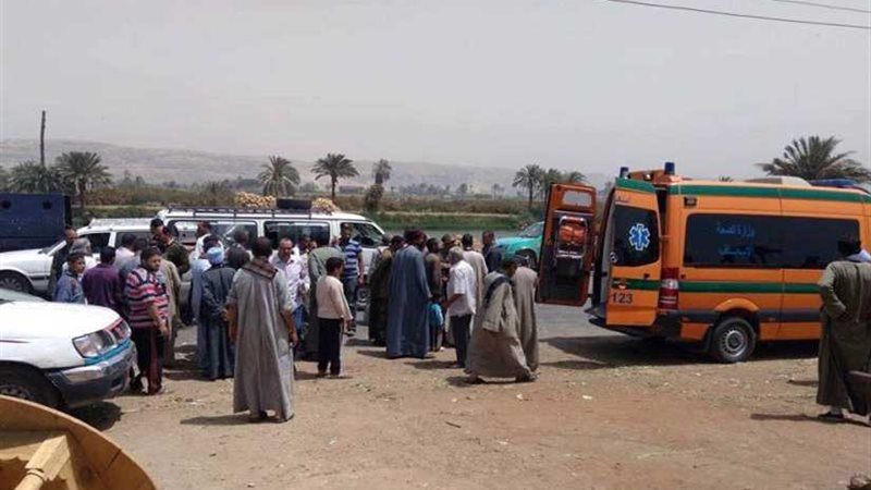 مصرع مدرس طعنًا في