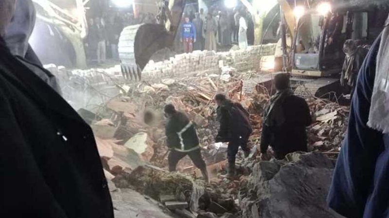 استخراج مسنة حية