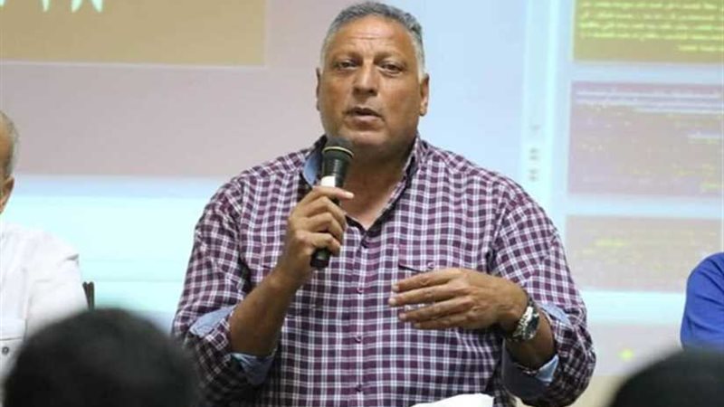 اليد يعتمد تشكيل