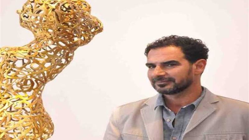 النحات ناثان دوس