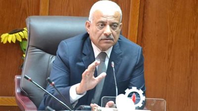 محافظ السويس يبحث مع لجنة التنمية المحلية الاستعدادات لكأس الأمم الإفريقية