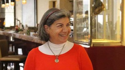 منى أمين مشرفًا على منتخبات آنسات اليد