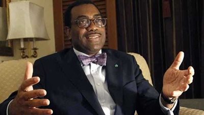 رئيس البنك الأفريقي يتعهد بالتبرع بجائزة 