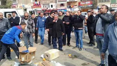 أحياء القاهرة تواجه الإشغالات