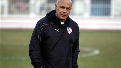 جروس يُعلن قائمة الزمالك في مواجهة نصر حسين داي