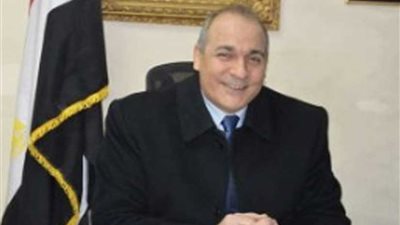 إدارات القاهرة التعليمية تتسلم أجهزة التابلت