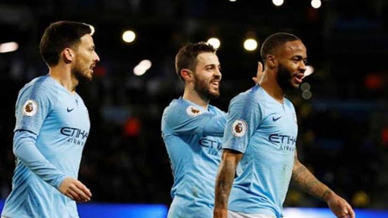 «أجويرو» يتقاسم القمه