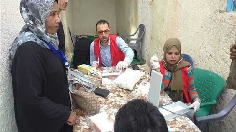 فحص 800 فرد في حملة