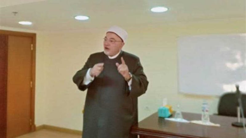 خالد الجندي محاضرا