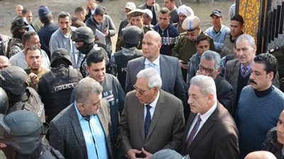 محافظ الدقهلية ومدير الأمن يتفقدان موقع انهيار سقف مسجد