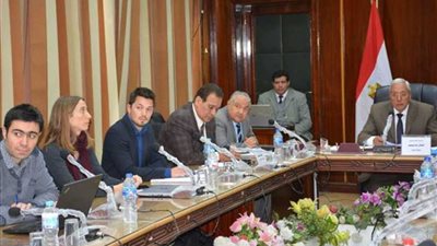 محافظ الدقهلية يستعرض دراسات 