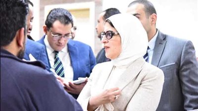 وزيرة الصحة تقوم بزيارة مفاجئة لمستشفى هليوبوليس