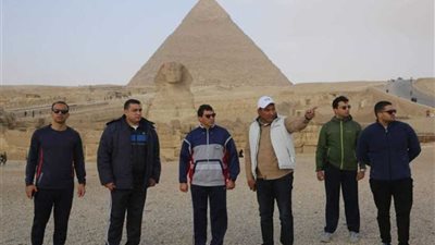 وزير الشباب والرياضة يتفقد منطقة 