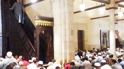 خطيب الجامع الأزهر: بالعمل والبناء تستمر الحياة ويستقر الأمن ويعم السلام