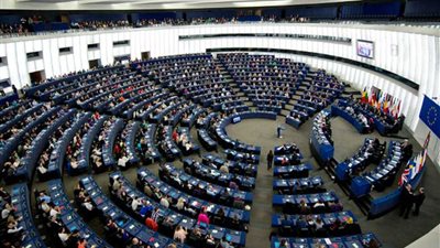 الاتحاد الأوروبي: عقوبات على 8 روس لتورطهم في المواجهة البحرية مع أوكرانيا