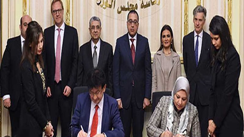 مدبولي يشهد توقيع