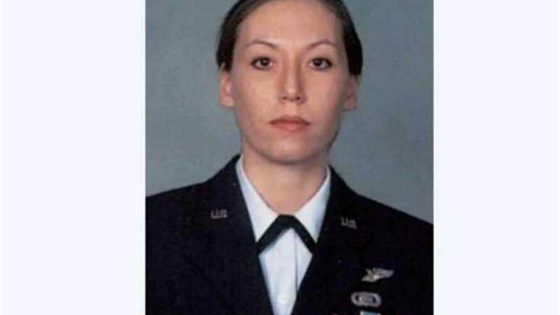 اتهام ضابطة في سلاح