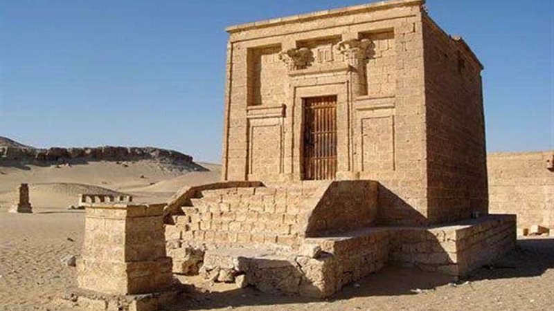 فتح مقبرة ازادورا