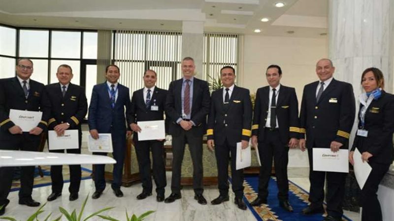 تكريم طاقم طائرة