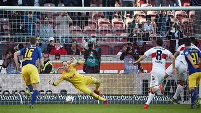 لايبزيج يفوز على شتوتجارت 3-1 في الدوري الألماني
